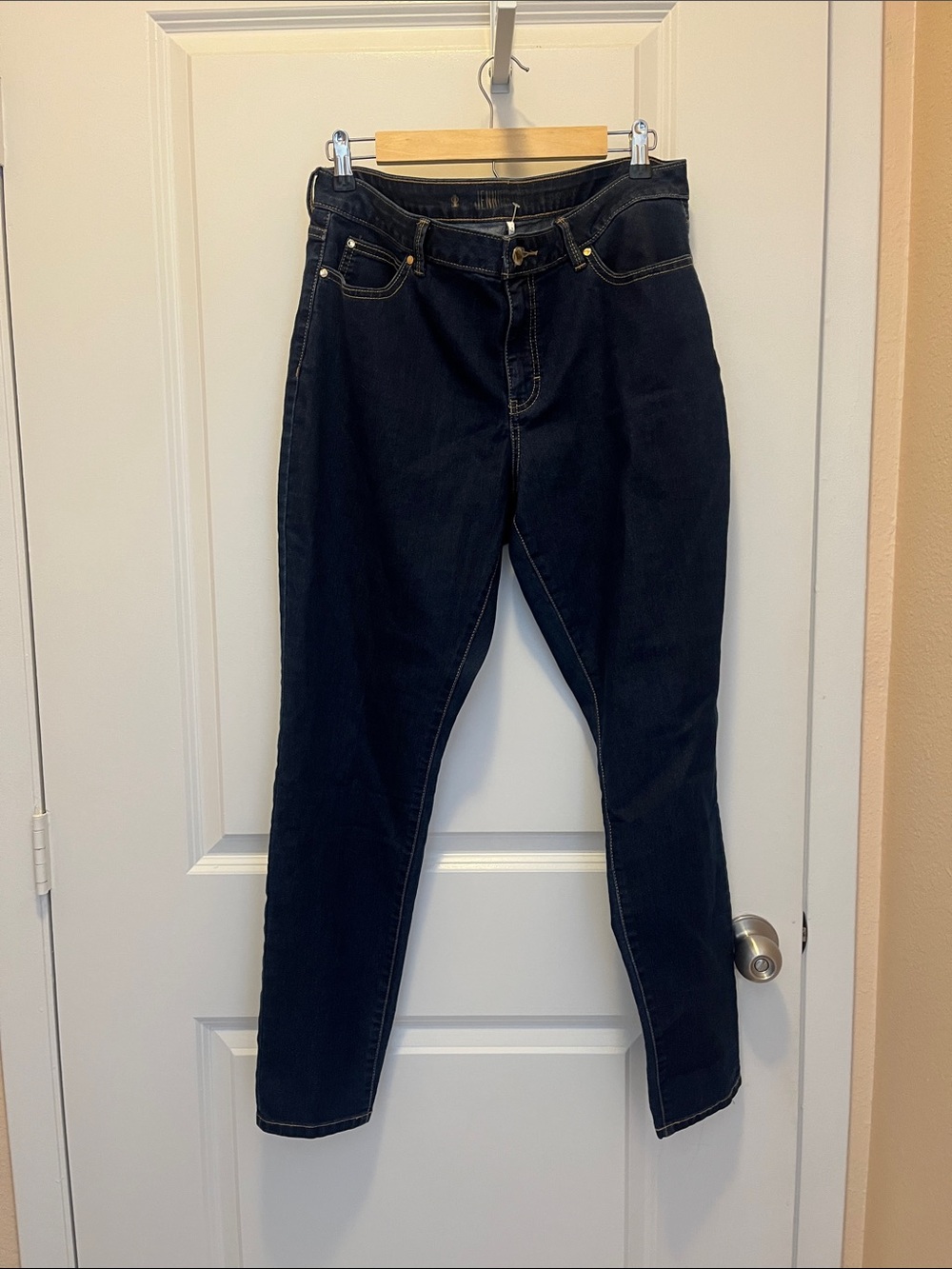(NWT) Jennifer Lopez Indigo Skinny Jeans with Contrast Stitching